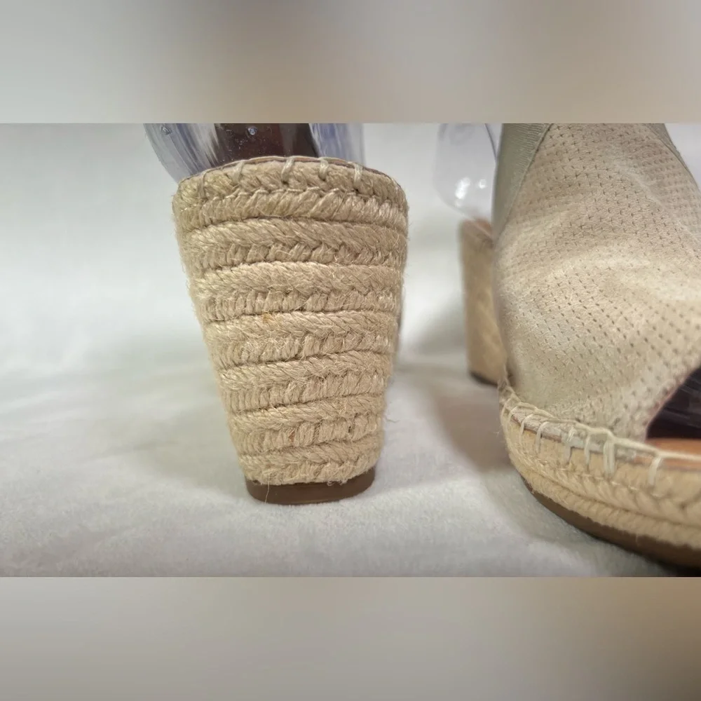 Gentle Souls Colleen Beige Wedge Heels Size 8 1/2” Leather Uppers Elastic Ankle